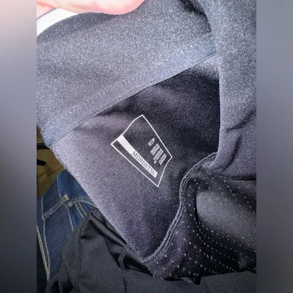 Mondetta black zip up sports jacket top - Picture 5 of 5